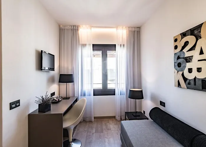 帕赛欧格蕾西亚酒店 酒店 *