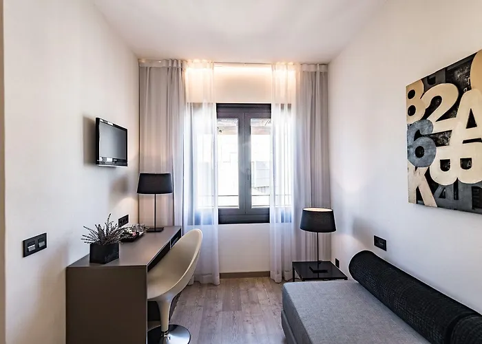 帕赛欧格蕾西亚酒店 *